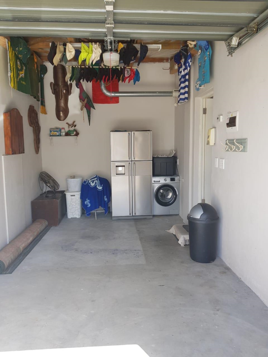 To Let 2 Bedroom Property for Rent in Burgundy Estate Western Cape